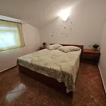 Jelena 拉布