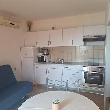 Jelena Apartment Rab Town
